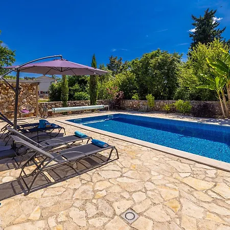 Villa May فيلة Gostinjac